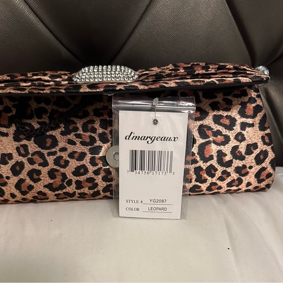 NWT Evening clutch leopard print. - Picture 2 of 4